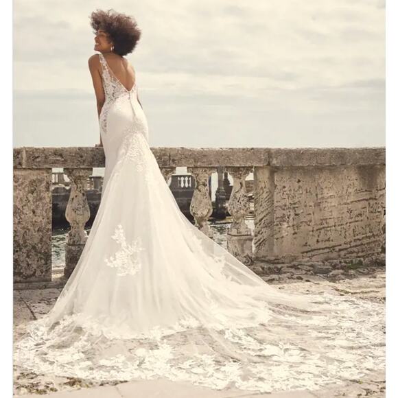 sottero and midgley alec lace mesh low back train wedding dress - Picture 2 of 12